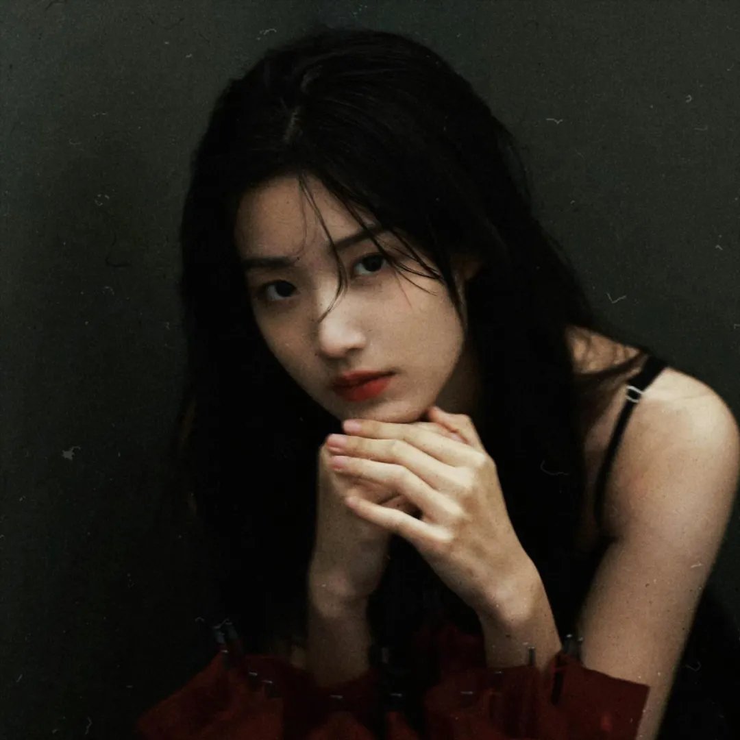 应援团少女封面